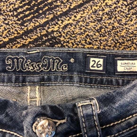 Miss Me I Signature Crop Jeans - Picture 5 of 6